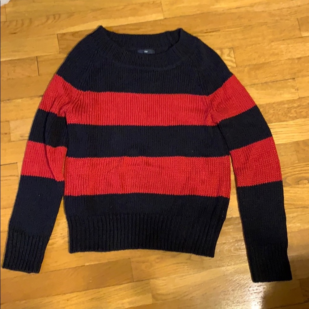 Gap sweater